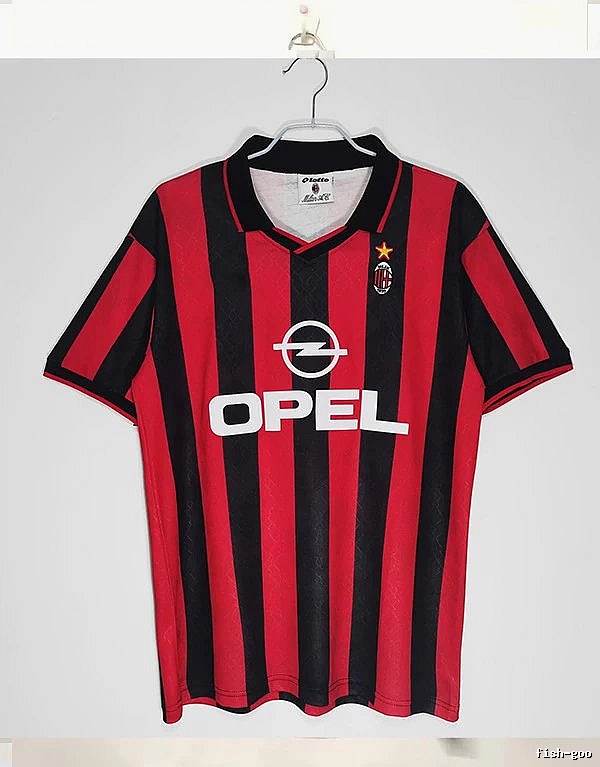 AC Milan Classic Retro soccer jersey Red Black Striped for Daily Styling