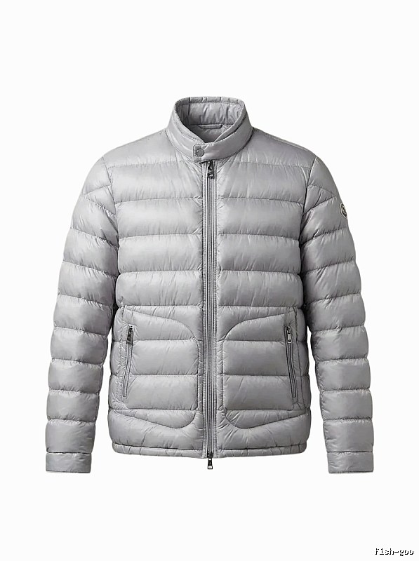Moncler's classic and simple style silver-gray down jacket.