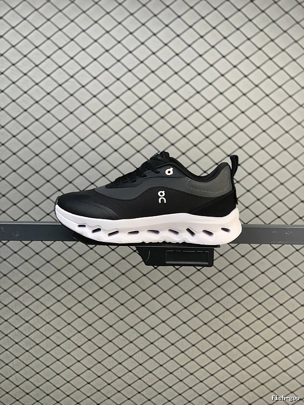On Black Cloud Runners Defined by Streamlined Toe