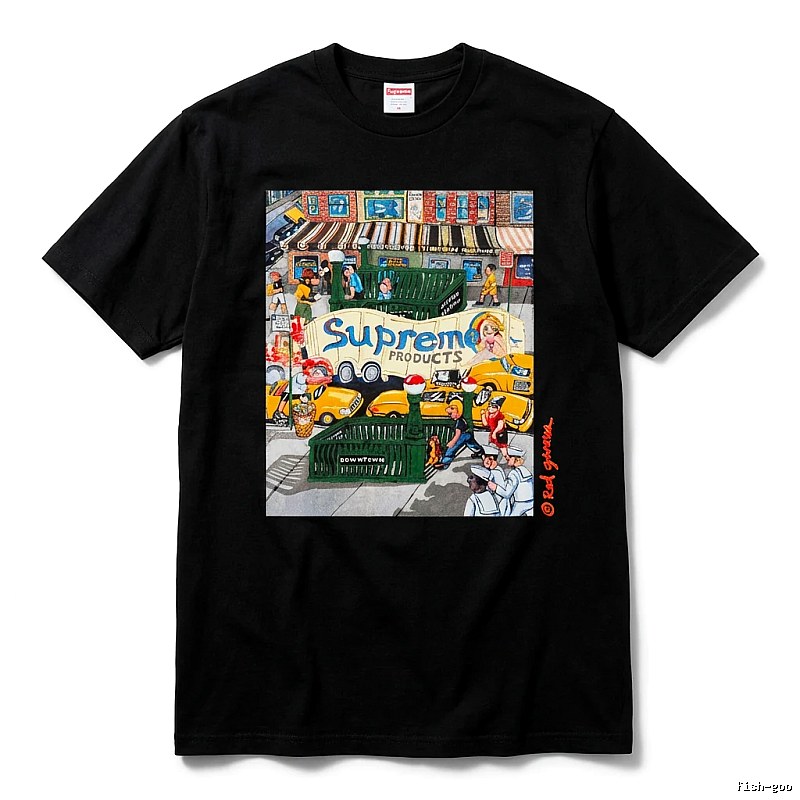 Supreme street-style black T-shirt