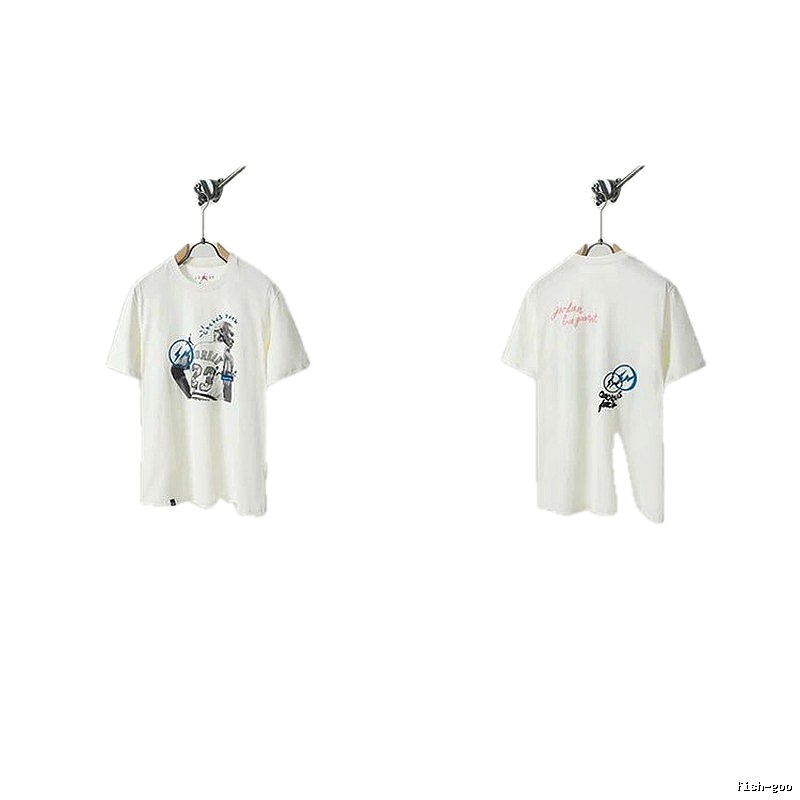 Travis Scott x Jordan Co-branded Graffiti-style Off-white T-shirt