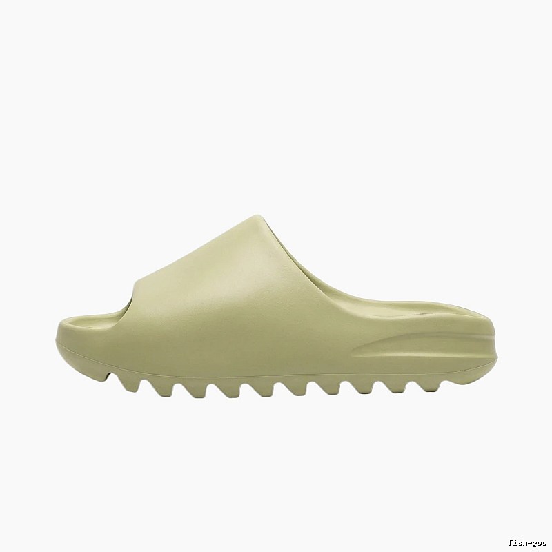 Yeezy Clog in Bean Green
